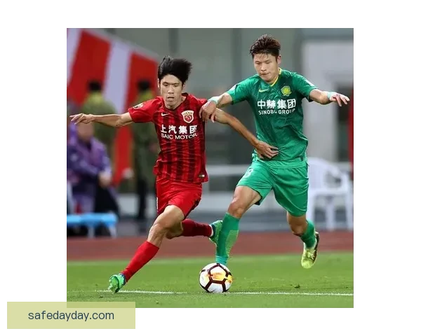 上港主场迎战河南建业强强对话聚焦中超争冠与保级走势关键战役前瞻